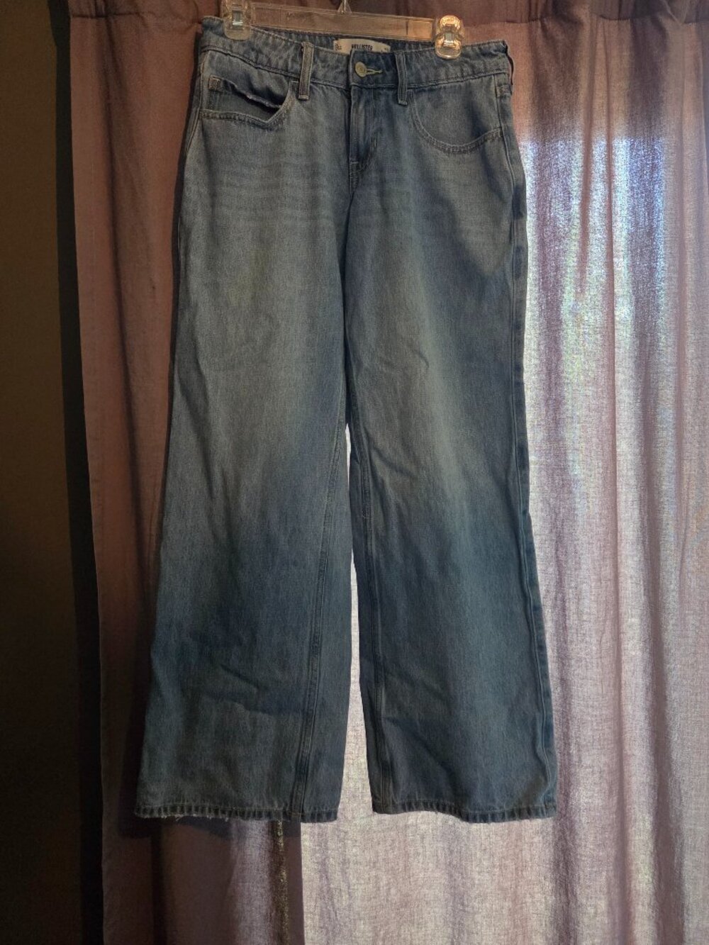 Hollister Low-Rise Baggy Jeans 8R W26R Light Wash Blue Wide Leg